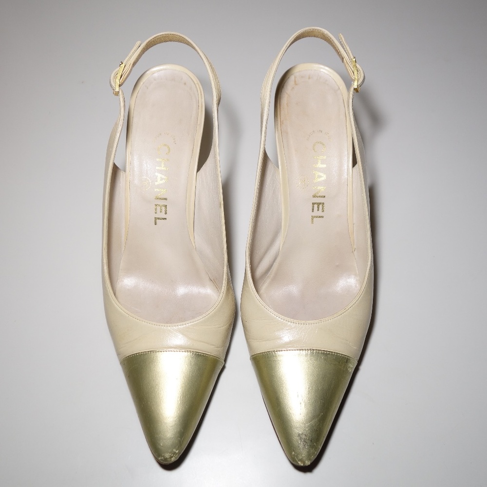 Vintage Chanel Two Tone Singback Heels Made In Italy w/ Gold Toe Cap, Size 37